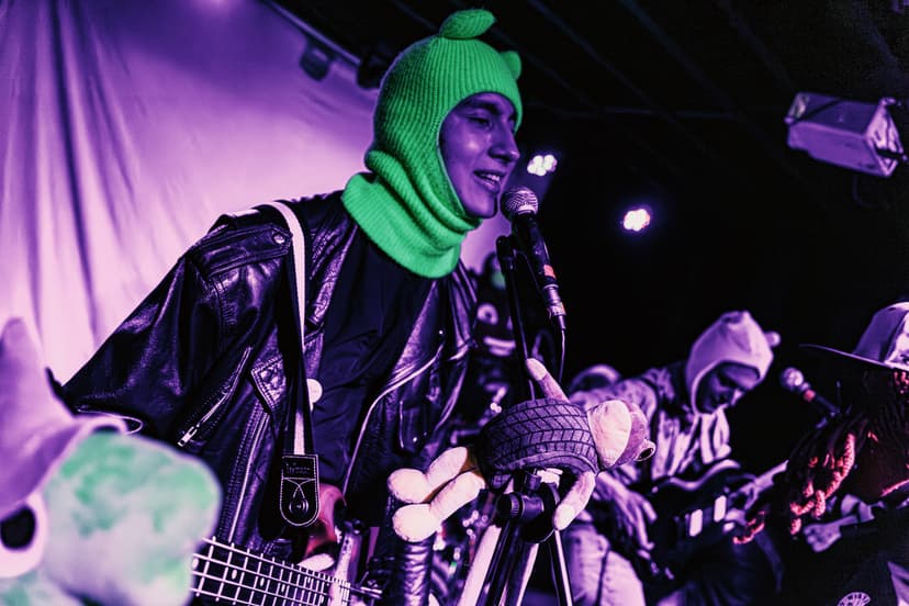 Los weonsitos y los peluchines live at Caja Acústica x Ben Seguel